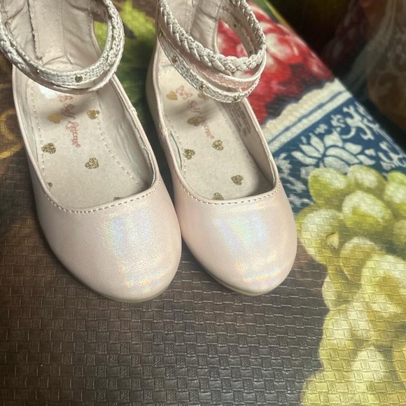 Pink shoes - Picture 3 of 3